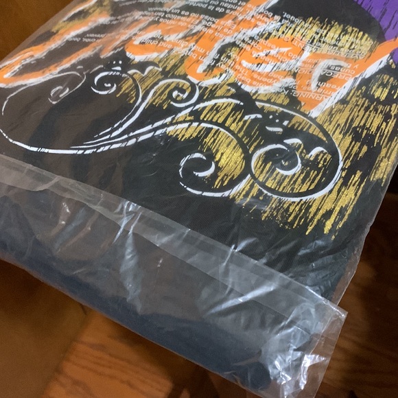 MAC & BELLE - “LET’S GET WICKED” PULLOVER (2X) 🆕🧙🏻‍♀️ - Picture 5 of 6